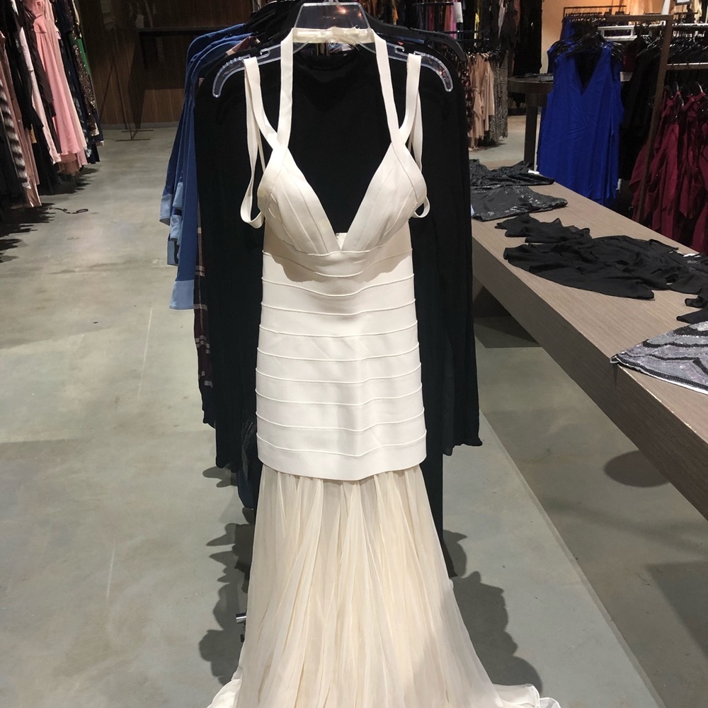 BCBG Gown off white new without tags